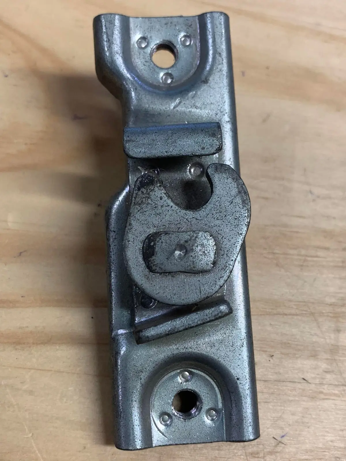 Tail Gate Latch, Kombi 1974-79 *Nos 1
