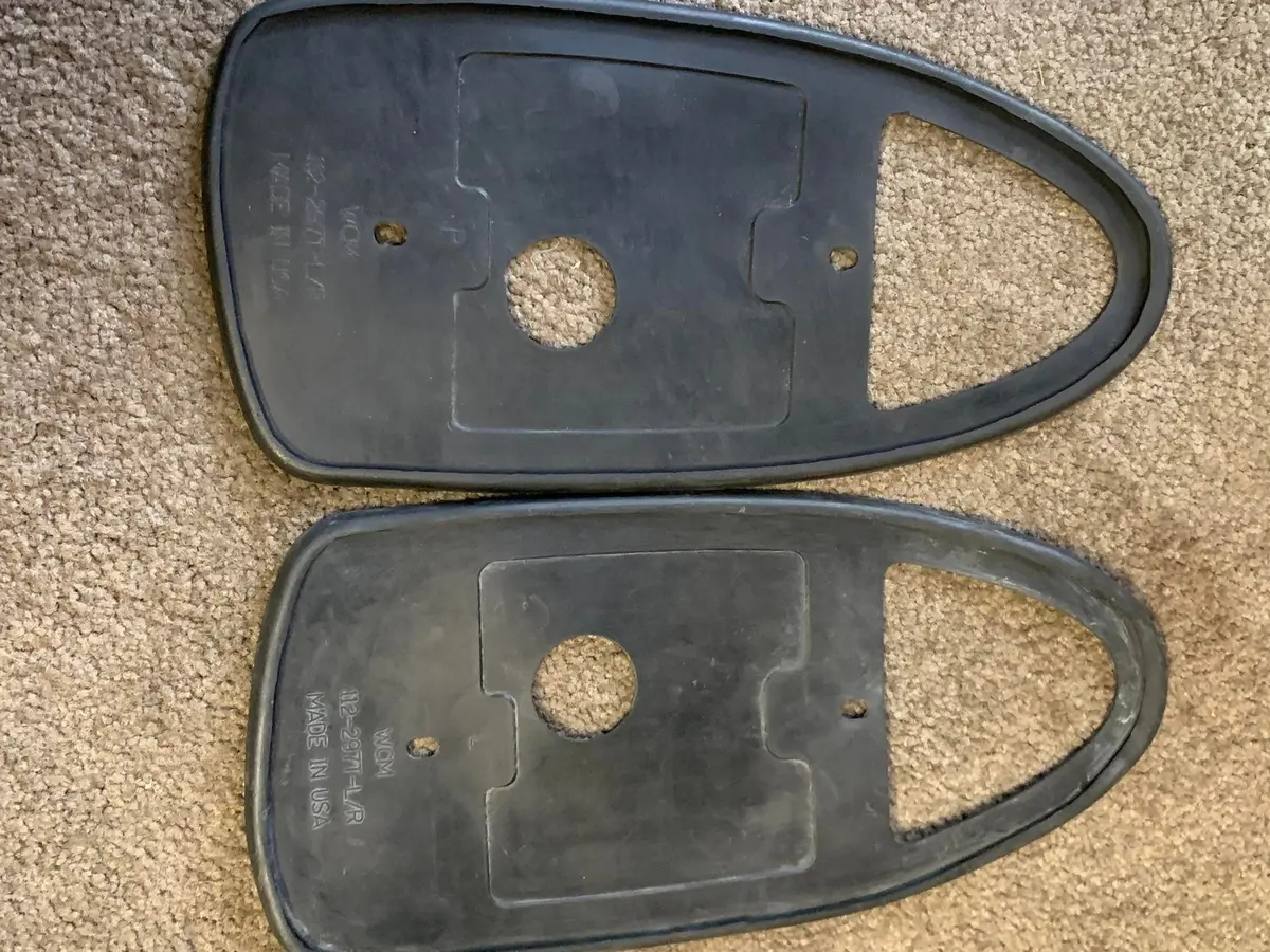 Clearance Tail Light Seals, Superbeetle 1971-72 1