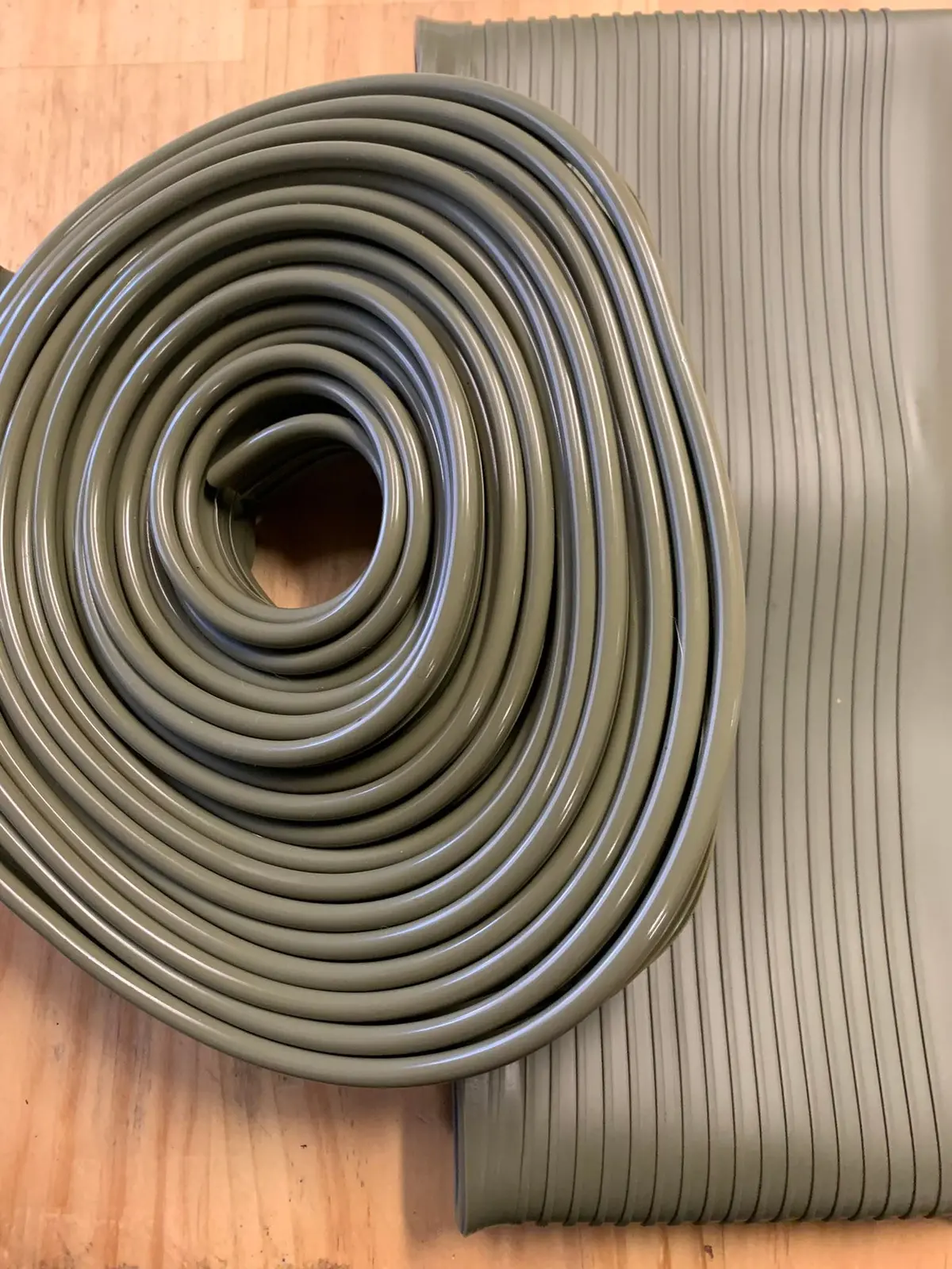 Coloured Fender Beading + Running Board Mat Set 2