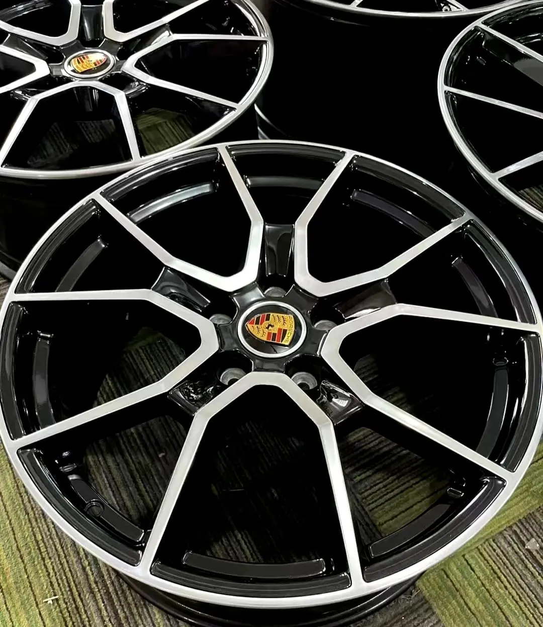 (Demo Car Wheels) 21" Porsche Taycan Gts Oe Wheels Set 1