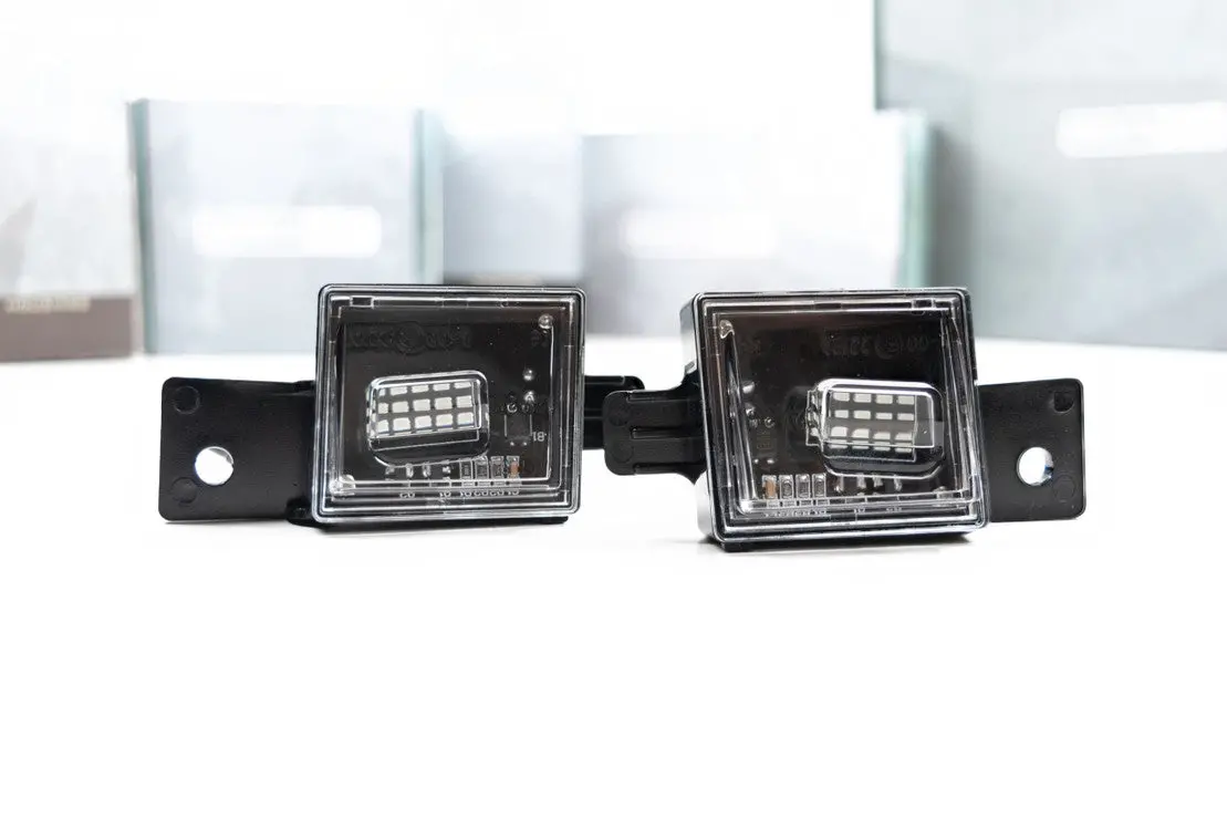 Chevrolet Trucks (2014+): Xb Led License Plate Lights 1