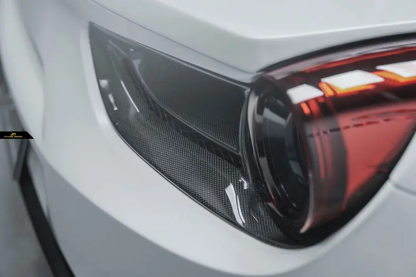 Future Design Dry Carbon Fiber Rear Light Trim For Ferrari 488 1