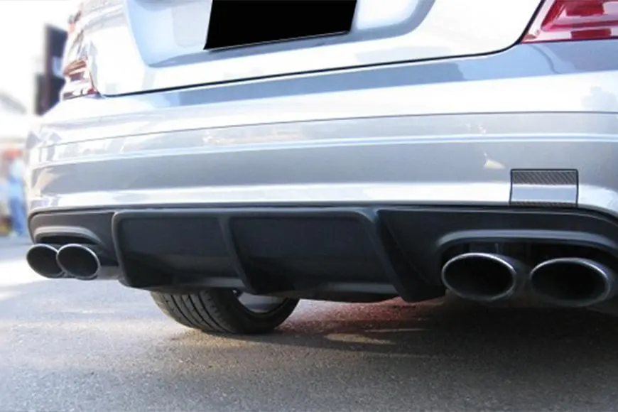 Carbonado 2008-2011 Mercedes Benz W204 C63 Amg Ak Style Carbon Fiber Rear Lip 1