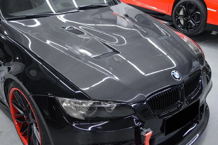Carbonado 2008-2013 Bmw M3 E92/E93 D Style Carbon Fiber Hood 1