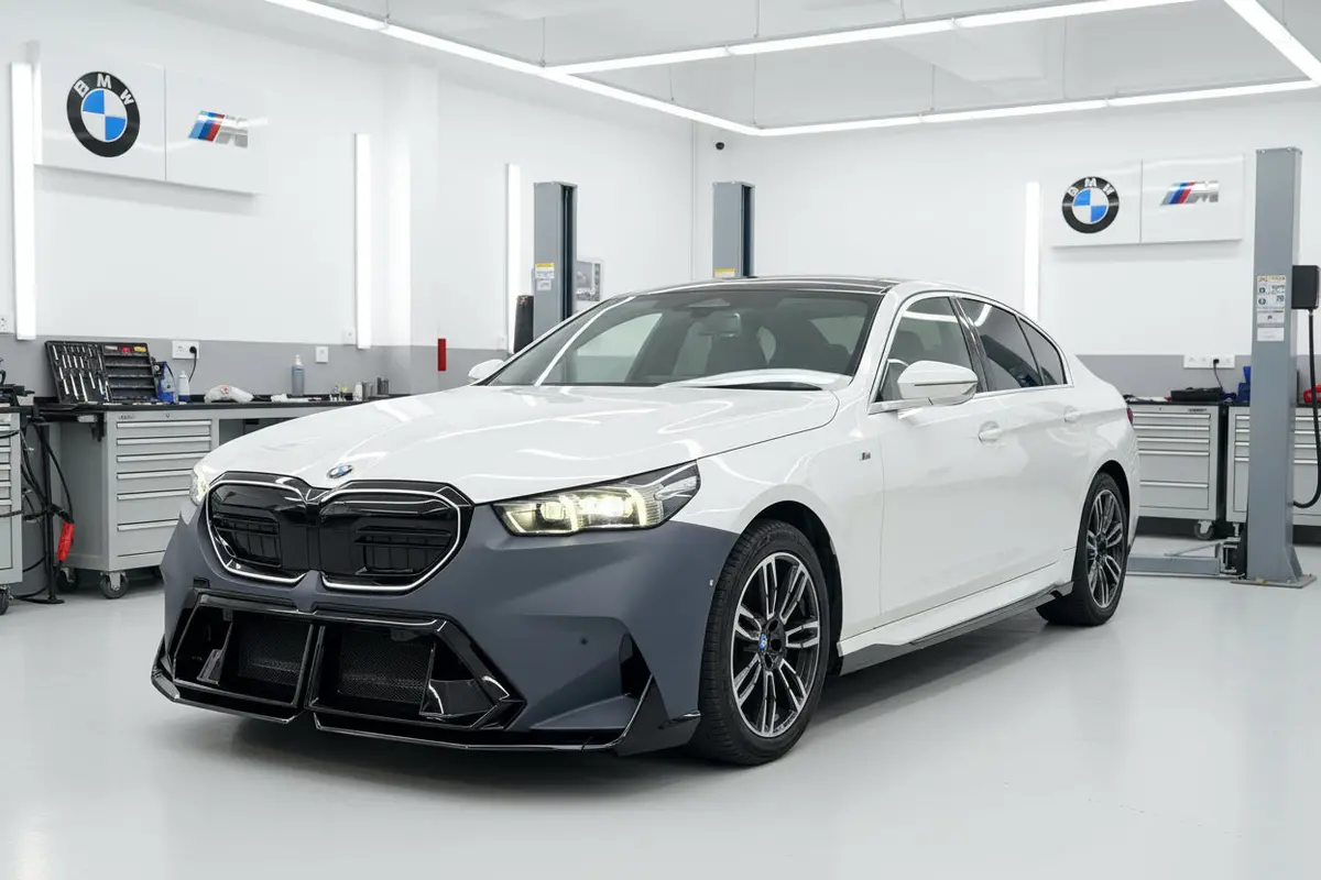 Bmw 5-Series G60 / G68 M5 Style Front Bumper Kit 1