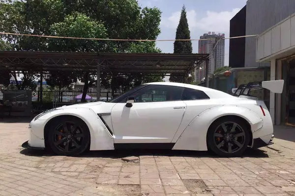 Carbonado 2008-2016 Nissan Gtr R35 Cba/Dba De Style Wide Fender Flares 1