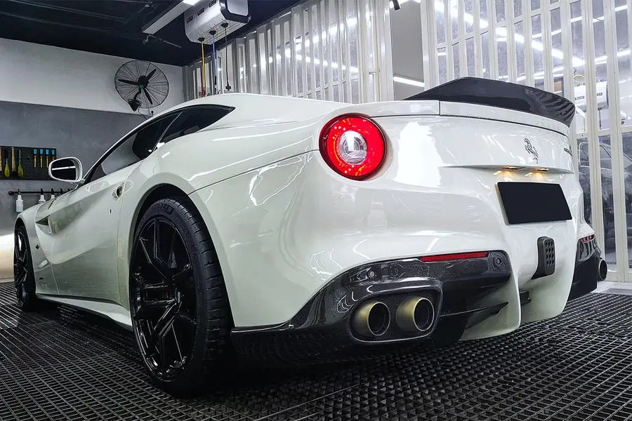 Carbonado 2012-2017 Ferrari F12 Berlinetta Rs Style Carbon Fiber Rear Diffuser 1