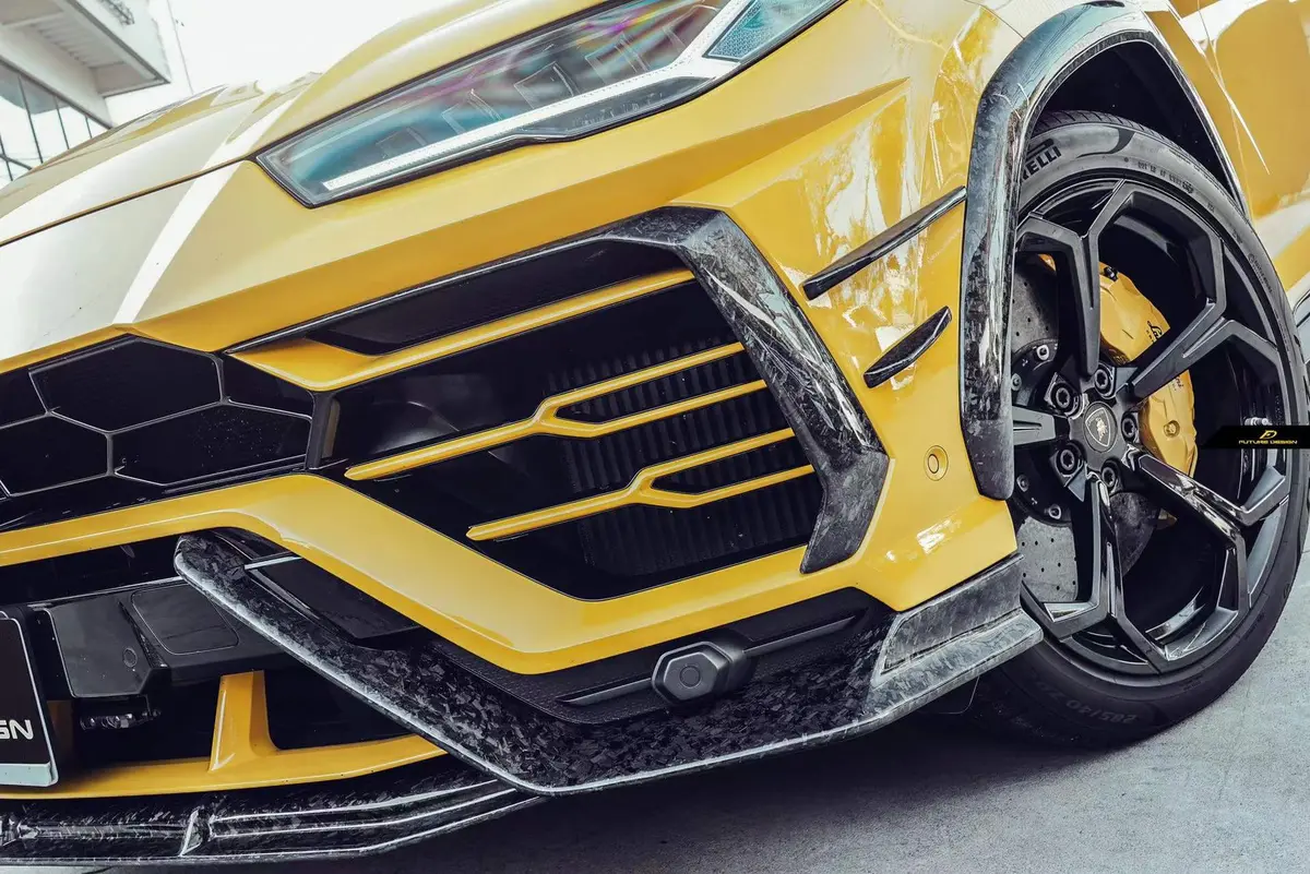 Future Design Carbon Fiber Front Bumper Canards 6 Pcs For Lamborghini Urus 1