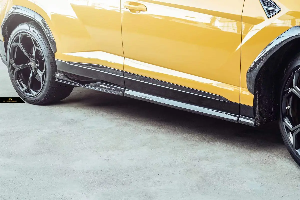 Future Design Carbon Fiber Side Skirts For Lamborghini Urus 1