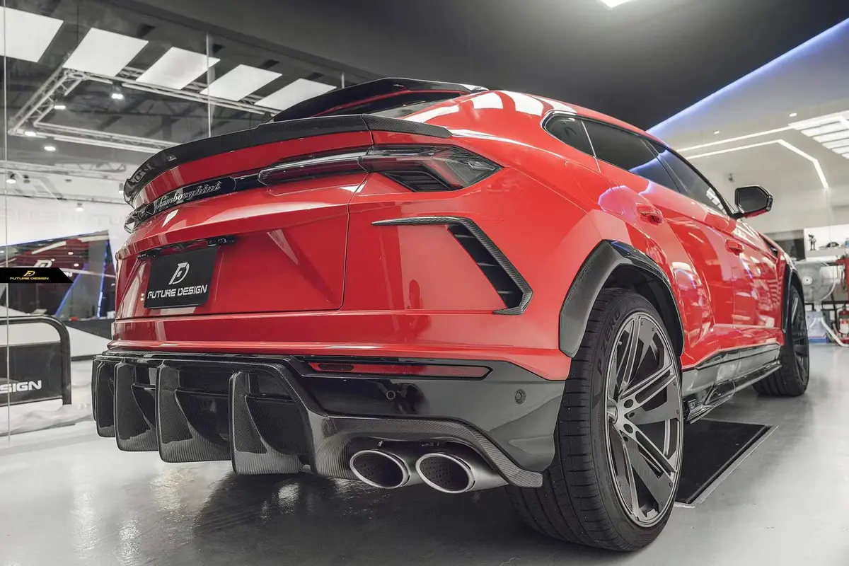 Future Design Carbon Fiber Rear Diffuser For Lamborghini Urus 1
