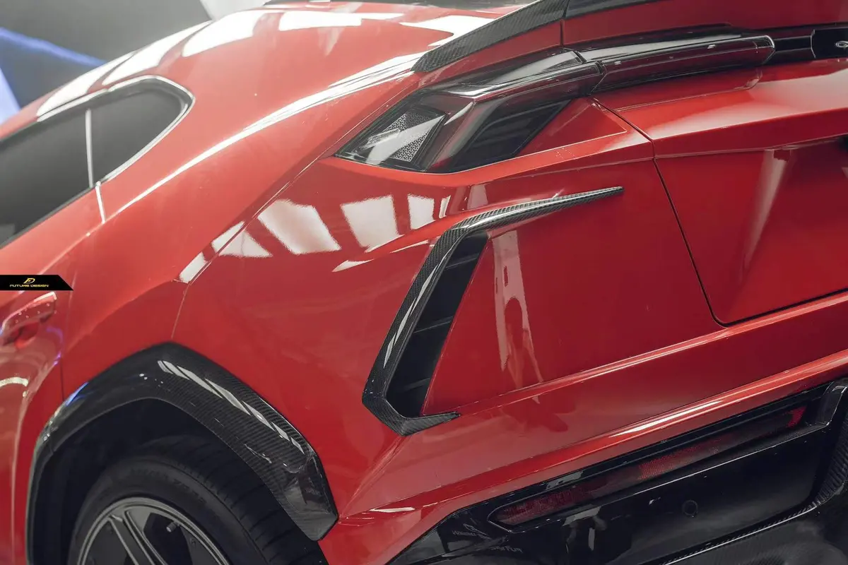 Future Design Carbon Fiber Rear Bumper Canards For Lamborghini Urus 1