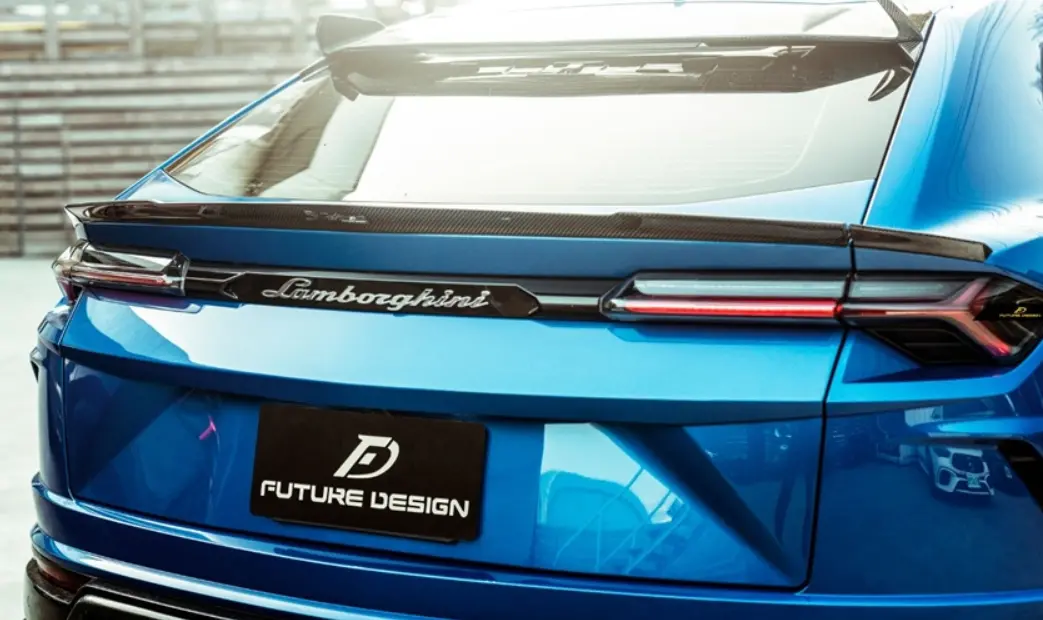Future Design Carbon Fiber Rear Trunk Spoiler For Lamborghini Urus 1