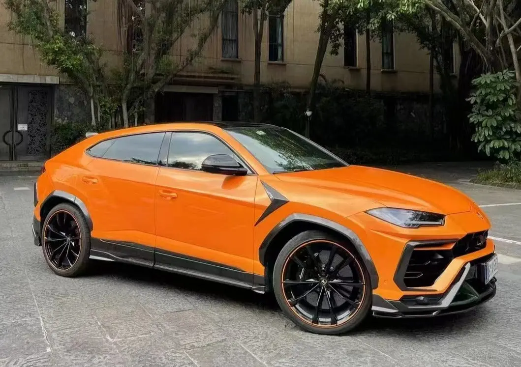 Lamborghini Urus Top Carbon Fiber Aero Body Kit 1