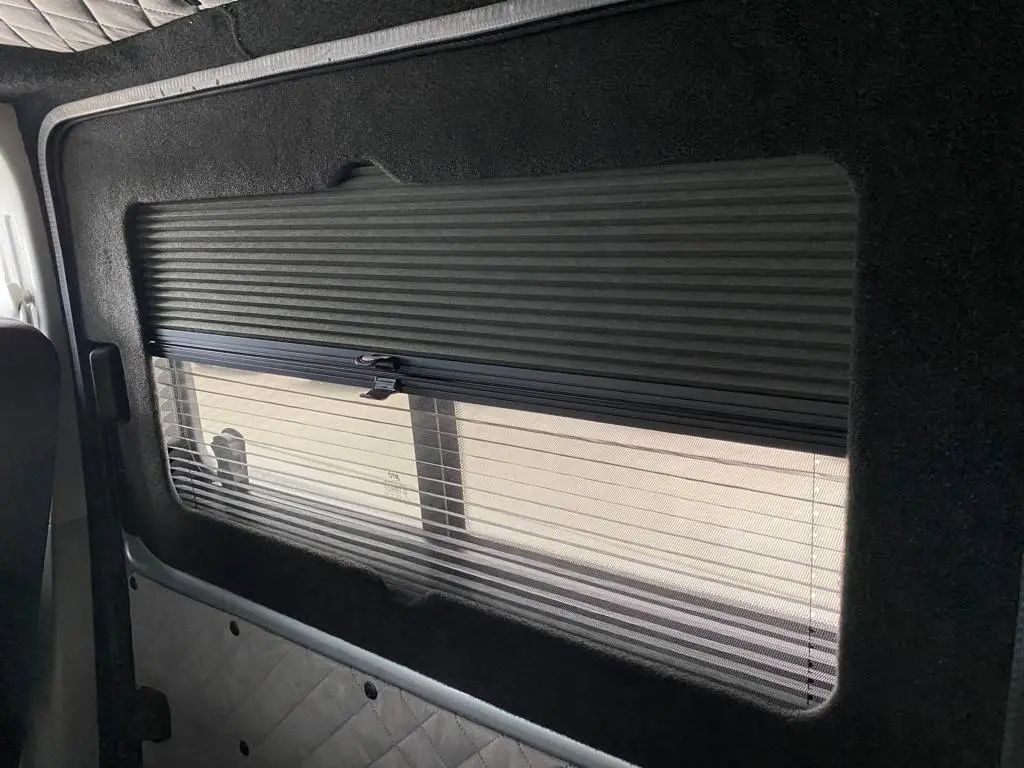 Vanshades Window Pod M - No Carpet 1