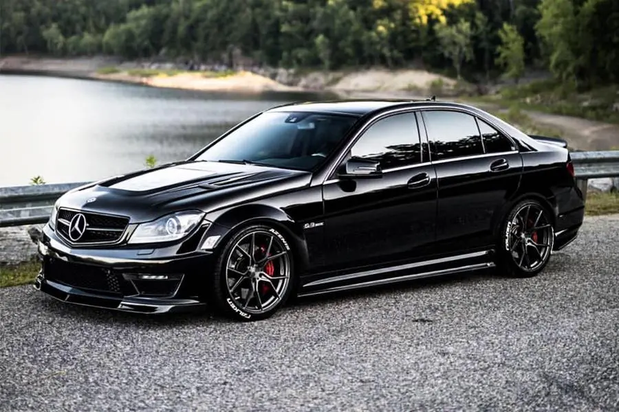 Carbonado 2008-2014 Mercedes Benz W204 C63 Amg Rzs Style Carbon Fiber Side Skirts 1