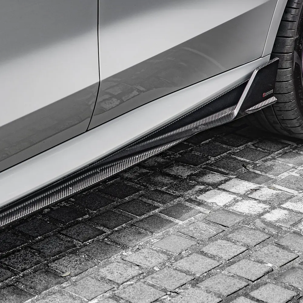 Sooqoo  Bmw X5 G05 Dry Carbon Fiber Side Skirt 1