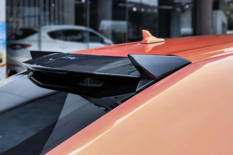 Carbonado 2018-2022 Lamborghini Urus Tc Style Carbon Fiber Roof Spoiler 1