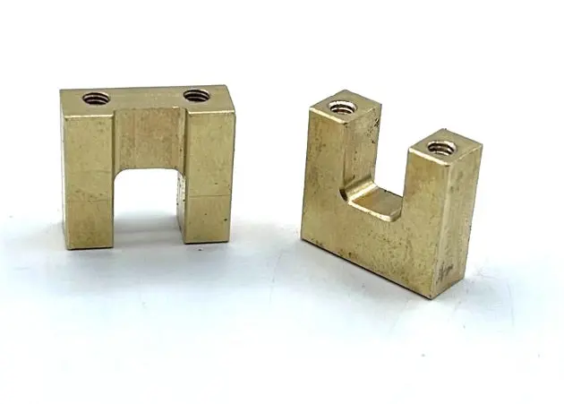 61144 Brass Servo Mounts (Pair) 1