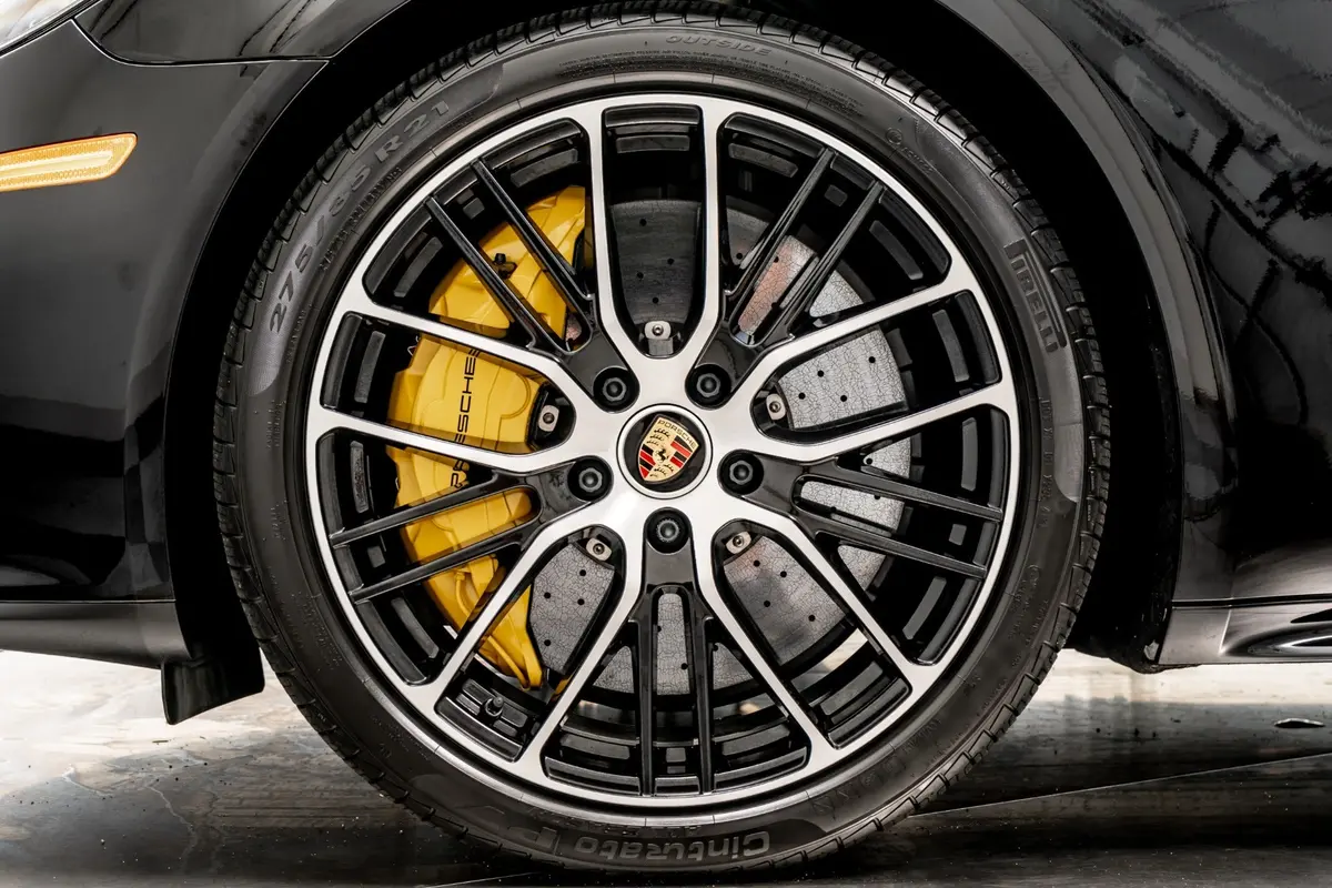 Akebono 10 Pot X Stopflex Carbon Ceramic Disc Front Brake Kit For Porsche Taycan / Taycan Cross Turismo 2019+ 2