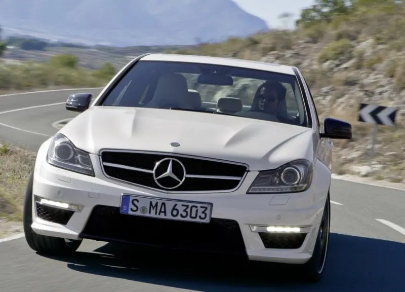 Mercedes-Benz 2012+ W204 C-Class C63 Amg Style Led Full Body Kit 1