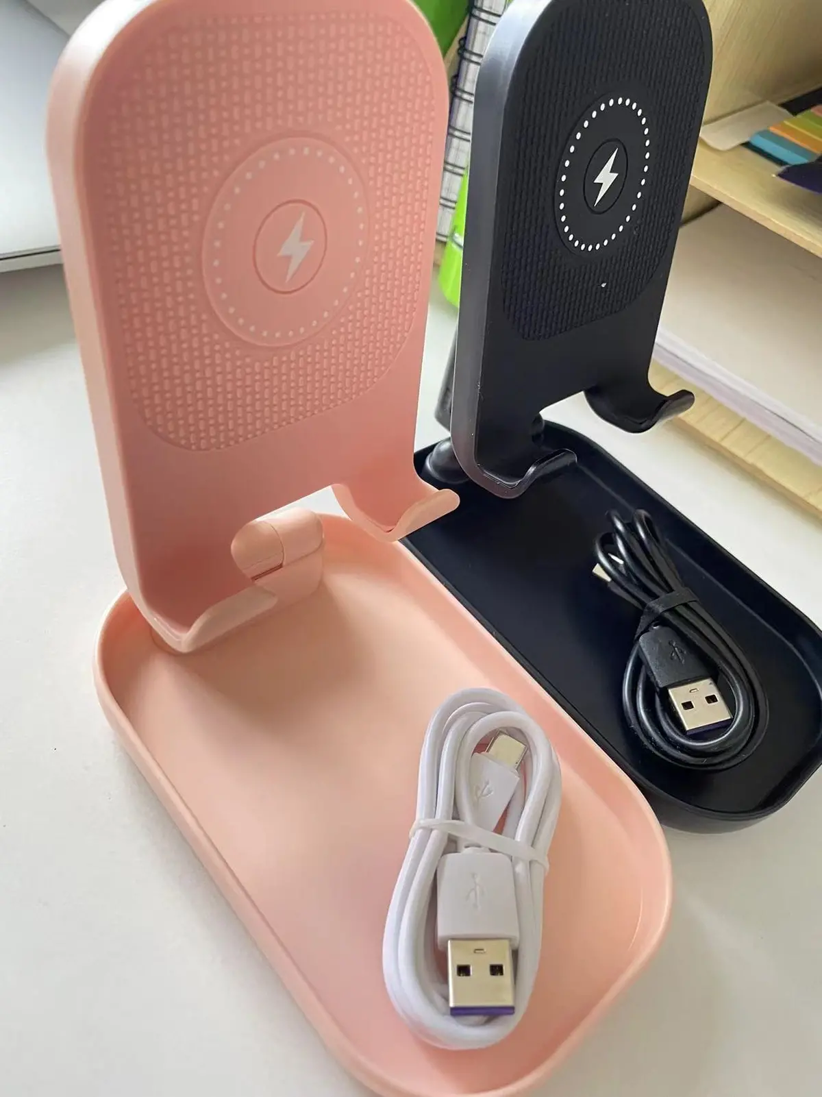 Folding Band Woreless Charging Phone Holder 1