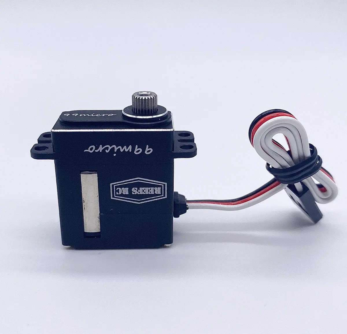 Reefs25 99 : Micro Servo 1