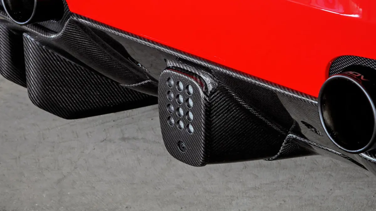 Dmc Ferrari 488 Gtb / Spider Carbon Exterior Package (Rear Fog Lamp Cover,Fuel Tank Lid & Door Handles) 1