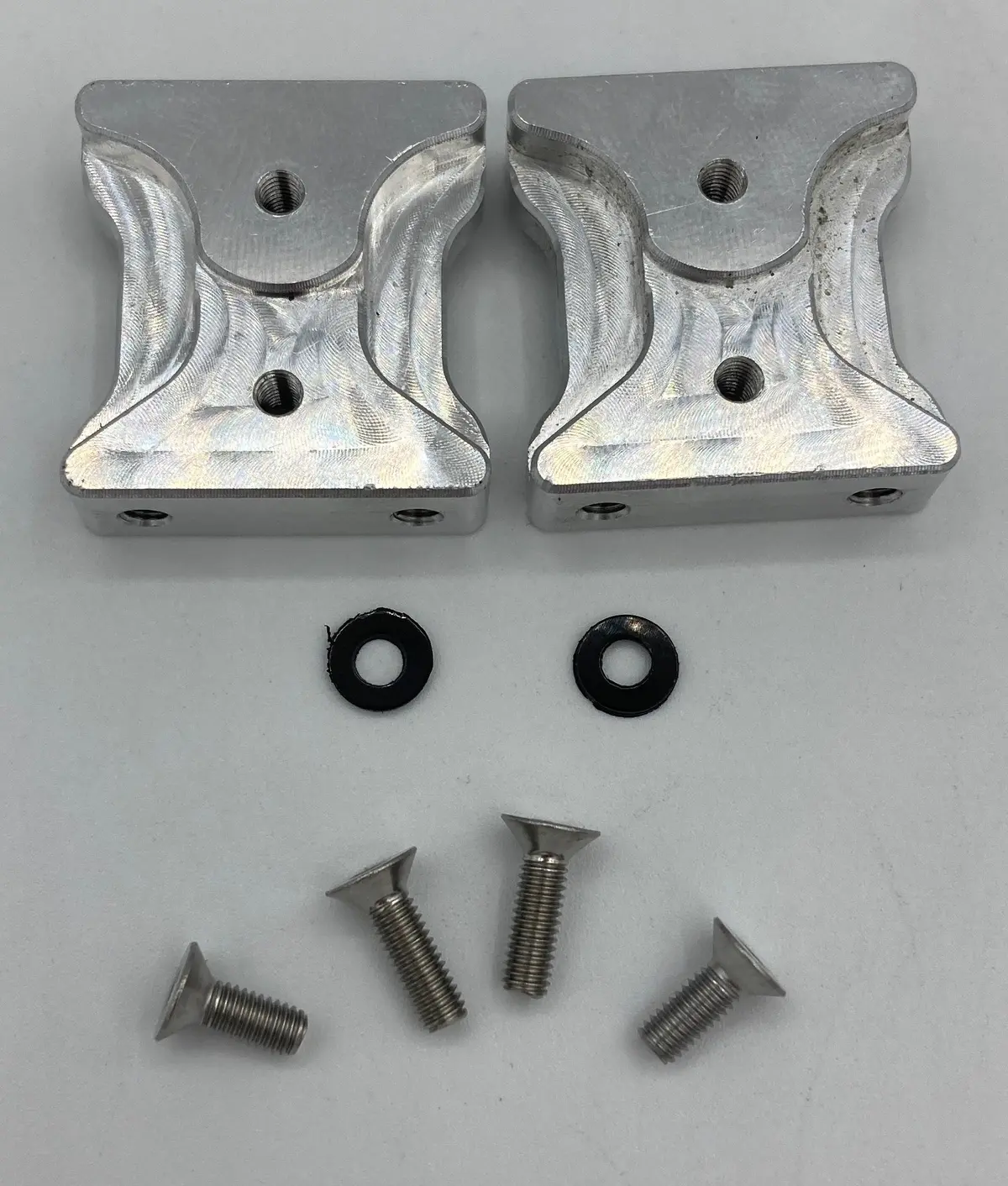 61017 Aluminum Wheelie Bar Side Panel Support 1