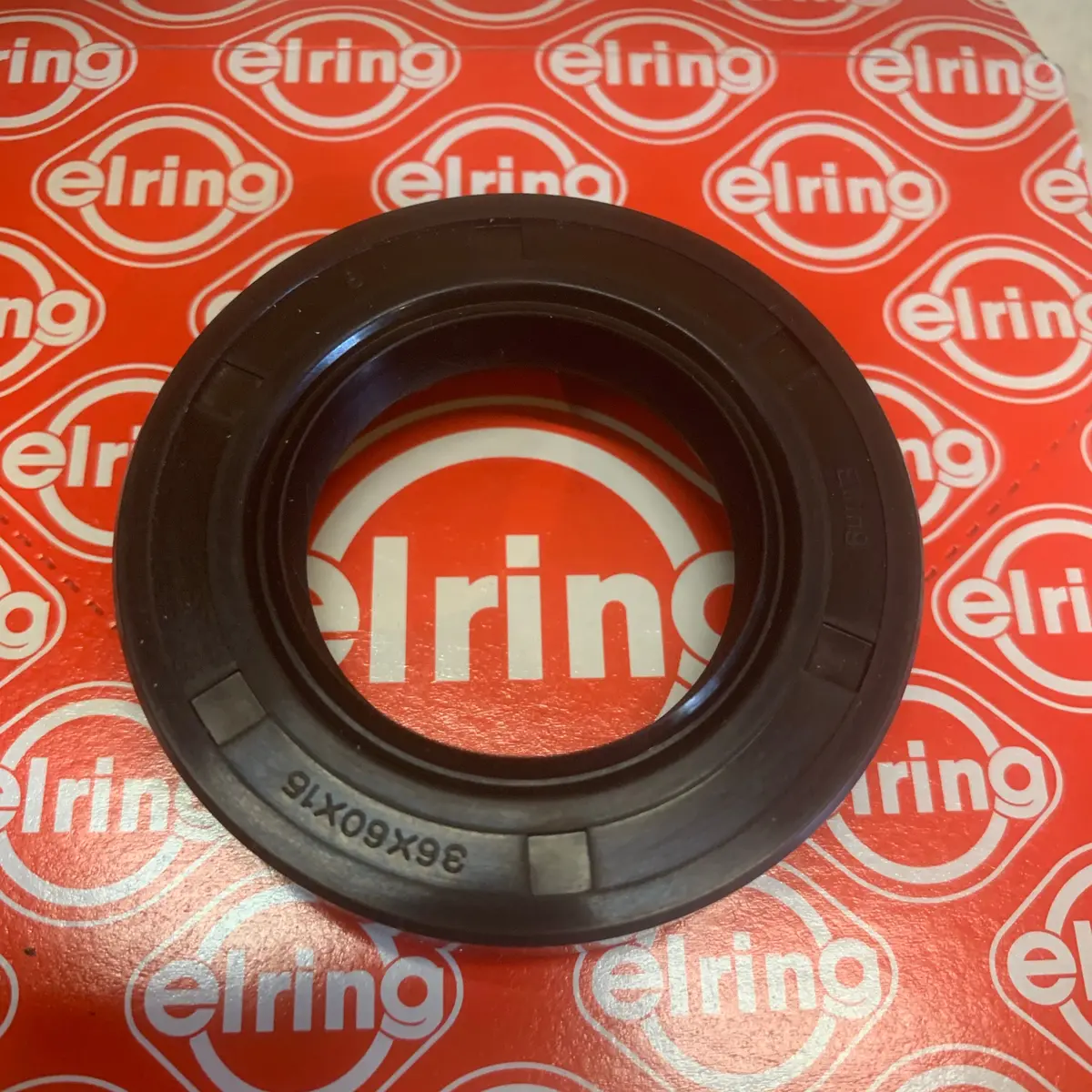 Seal For The Gearbox Output Flange With Irs 1