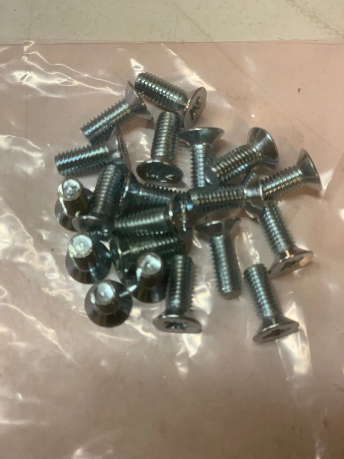 Retaining Screw 1