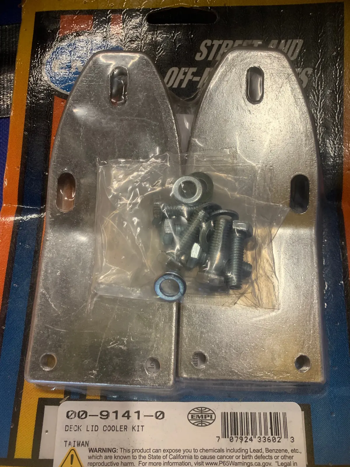 Deck Lid Stand Off Kit, Bug All Years 1