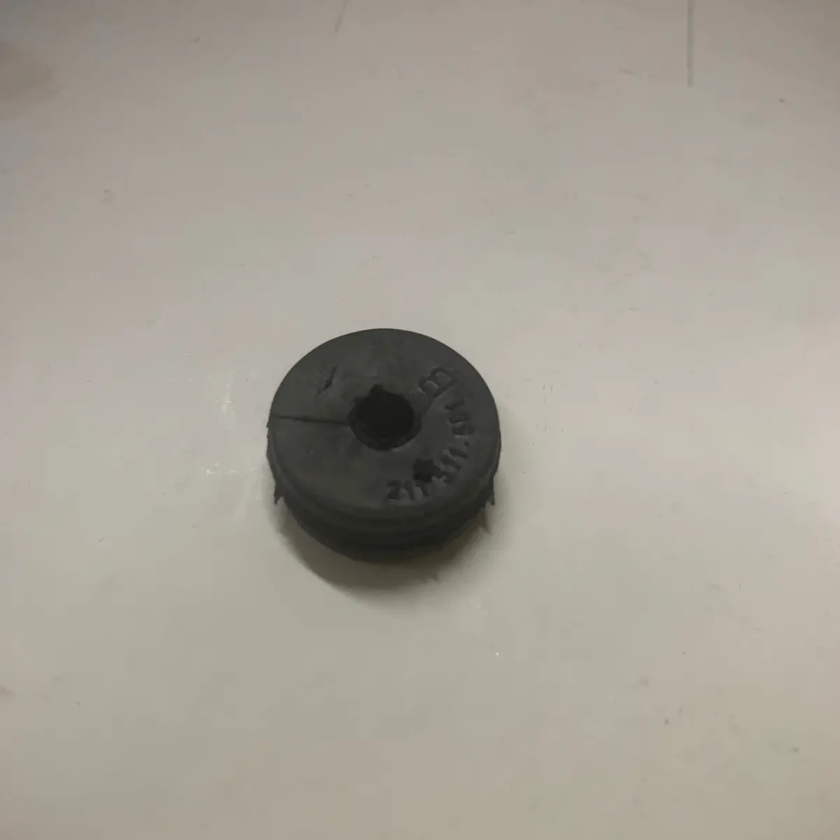 Brake Pipe To Body Rubber Grommet 1