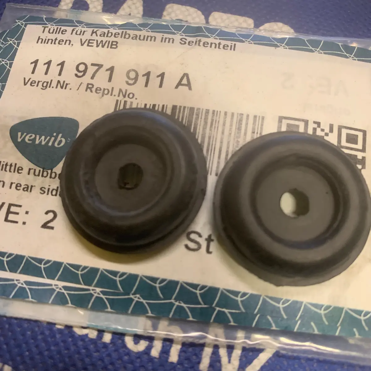 Tail Light Wire Grommet-Rear Wing, Beetle 2