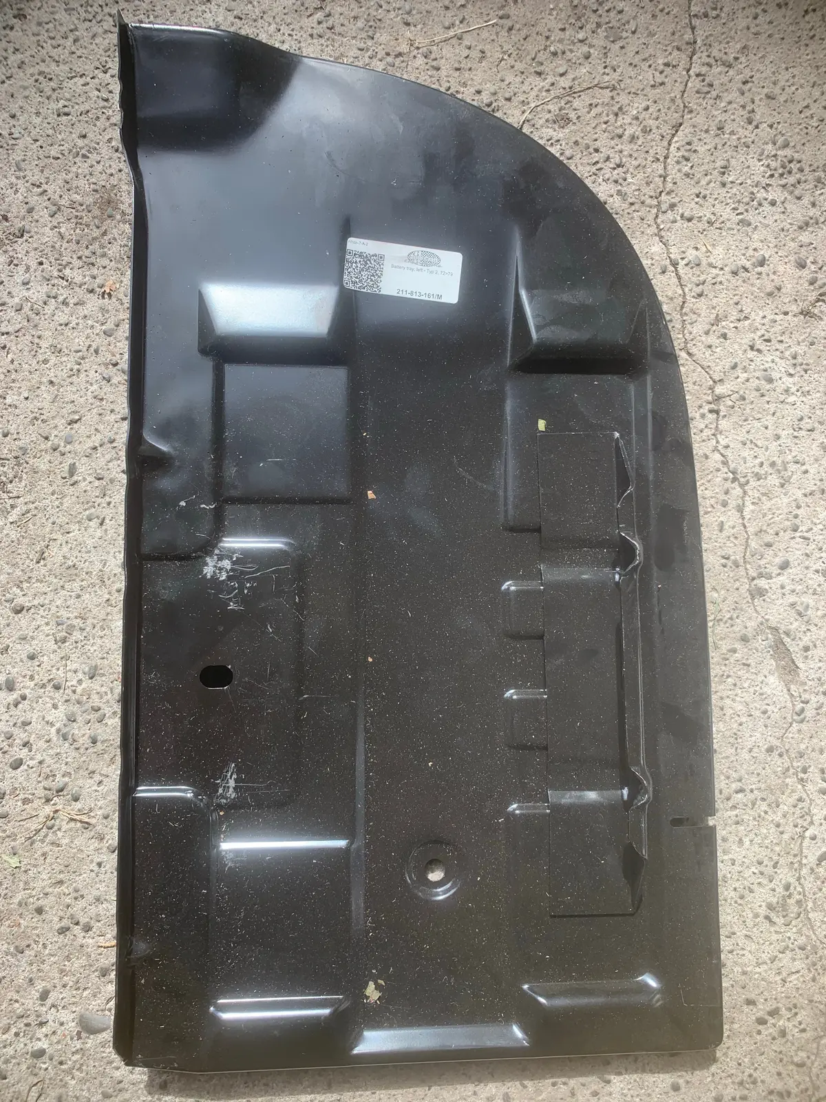 Battery Tray Left, Kombi 1972-79 1