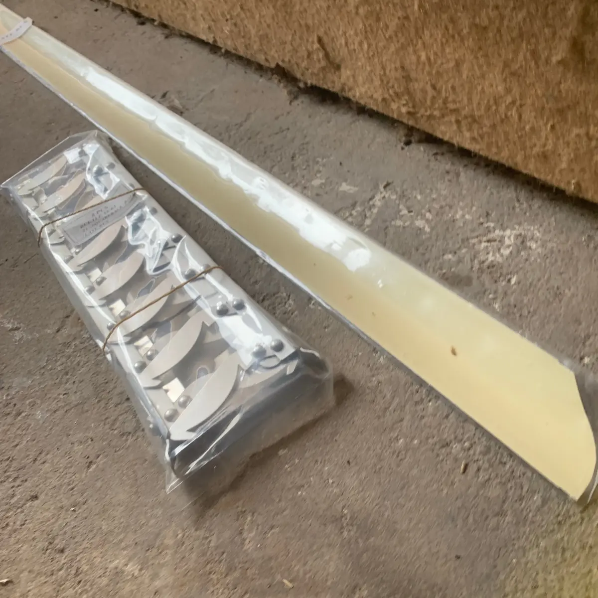 Louvres, Kombi Late 1