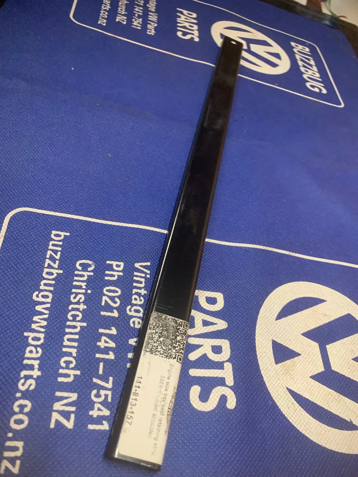 Engine Side Tray Seal Retaining Strip 335Mm, Beetle 1