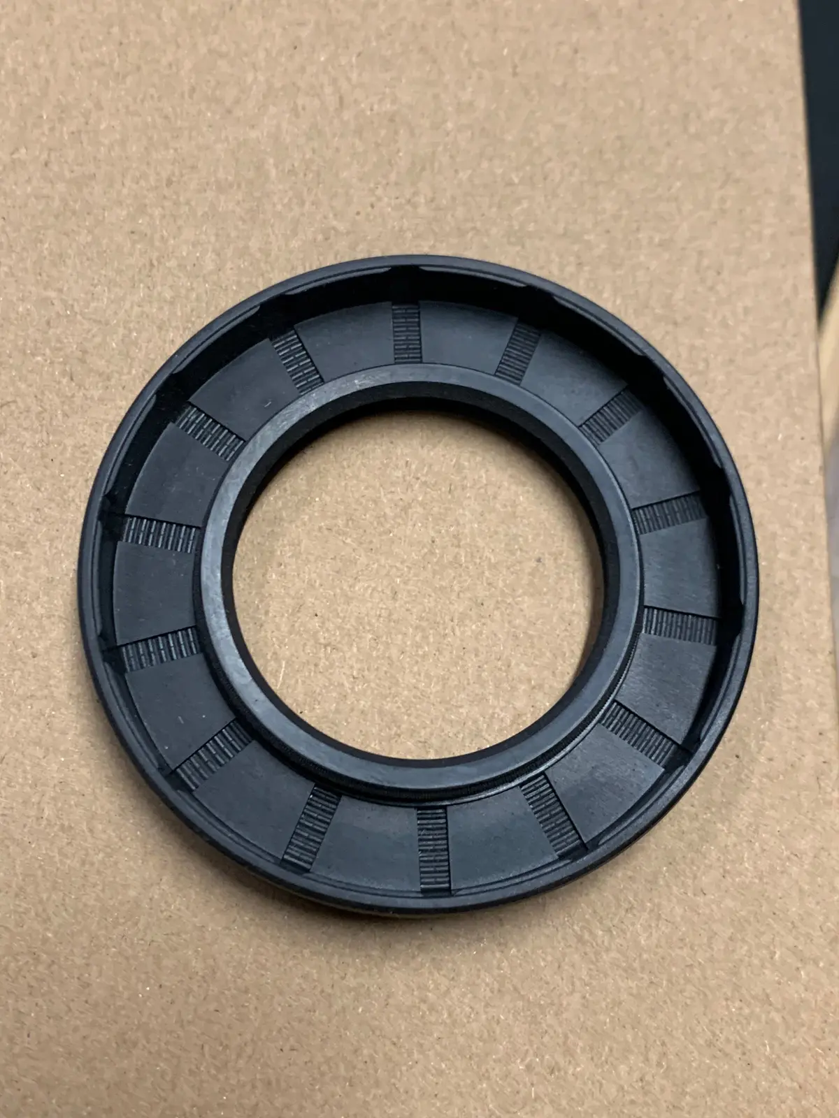 Output Drive Flange Seal, Kombi 1969-75 1