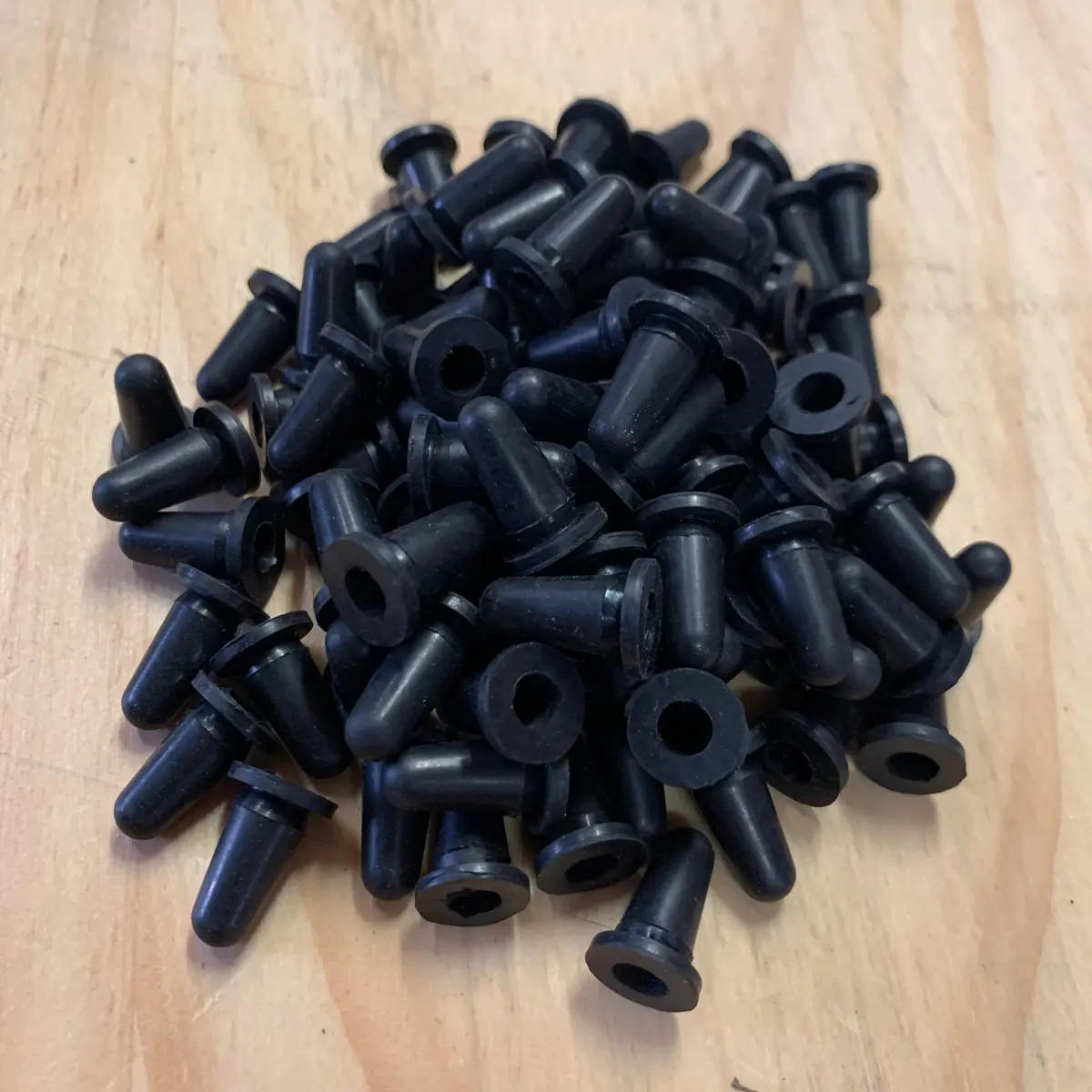 Trim Clip Grommets Top Hats), Kombi 1968-79 1