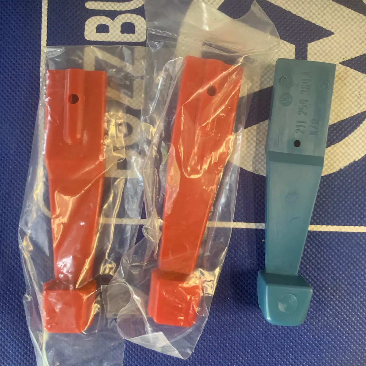 Heater Lever Set Red/Blue, Kombi 1974-79 1