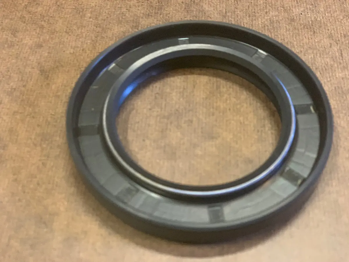 Rear Axle Seal, Kombi/T25 1968-79 1