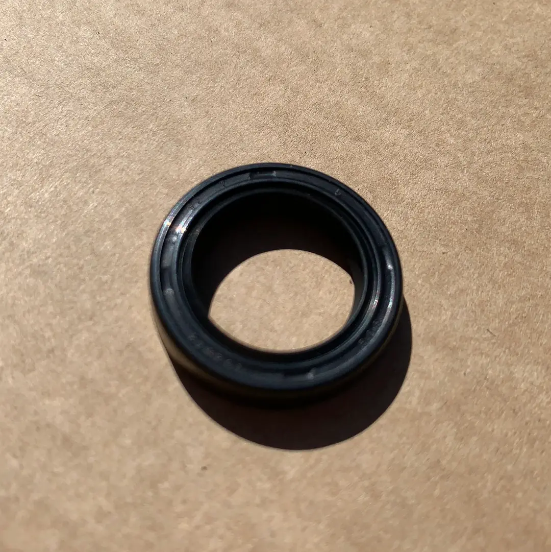 Steering Box Grease Seal, Kombi 72-79 1
