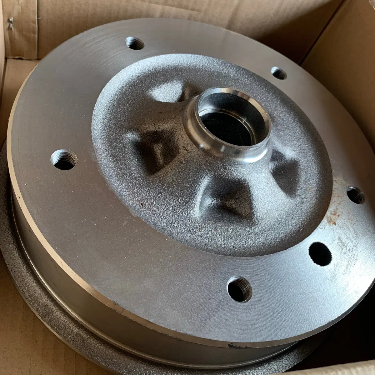 Front Brake Drum Kombi, T2 Bay 68-70/Split 64-67 1