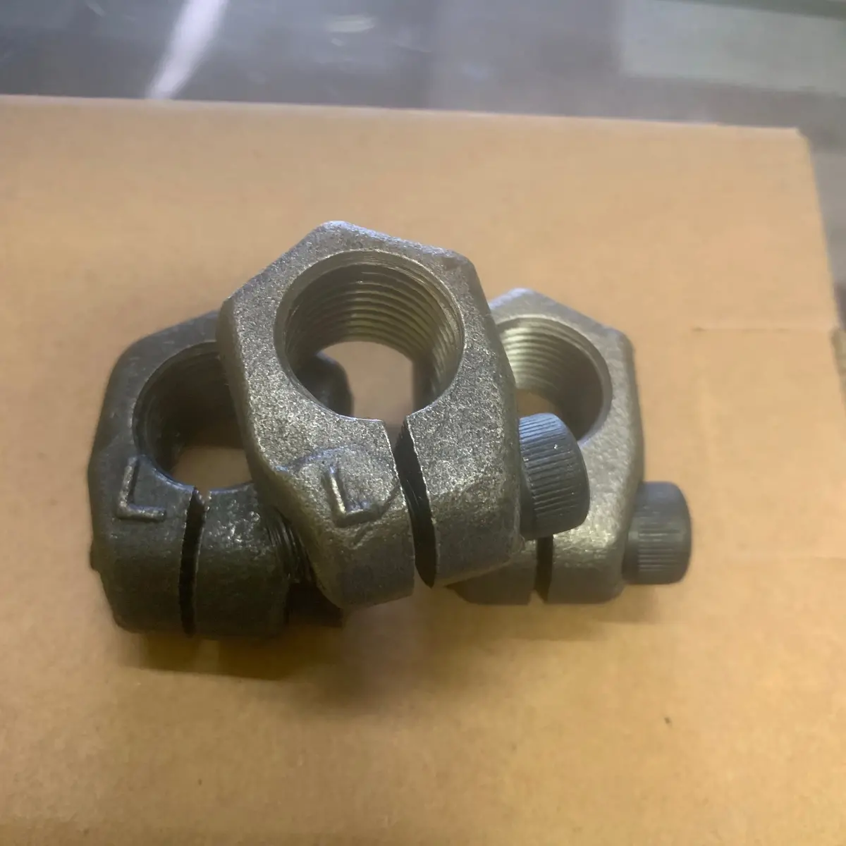 Front Hub Spindle Locking Nut, Kombi 1968-79 1
