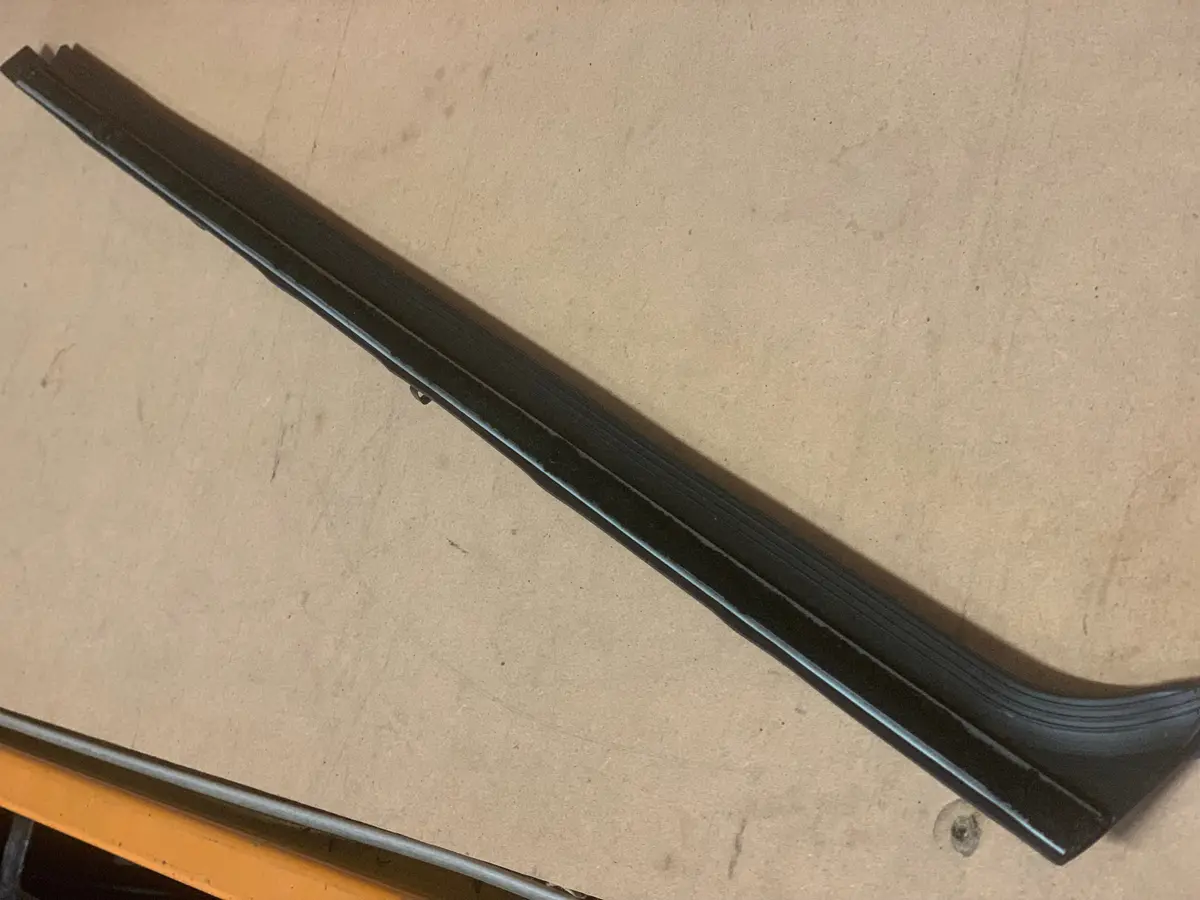 Window Scraper Inner, 7 Clip - Beetle 1968-79 1