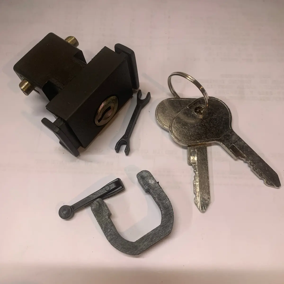 Glove Box Lock & Keys W/Pinch Release 1