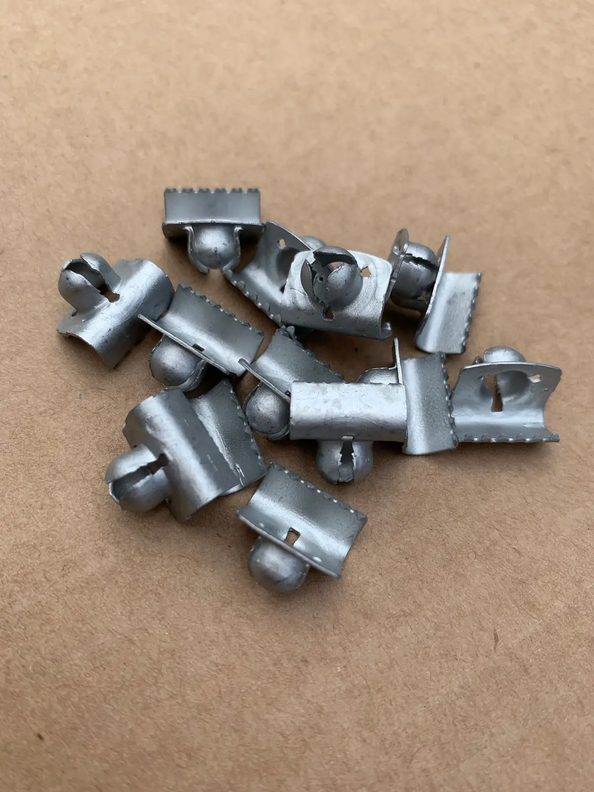Window Scraper Clips (X14), Ghia 1