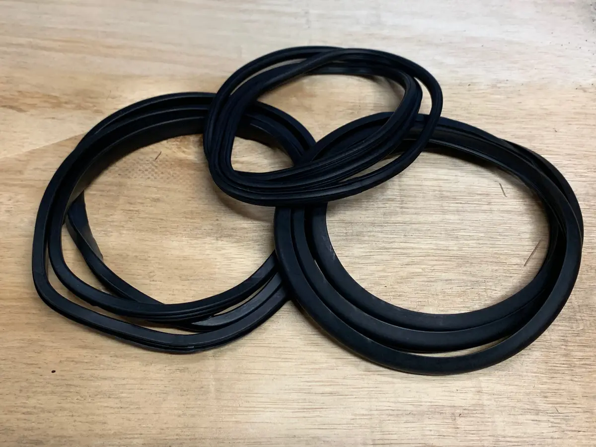 Pop Out Window Seal Kit, Kombi 1968+ 1