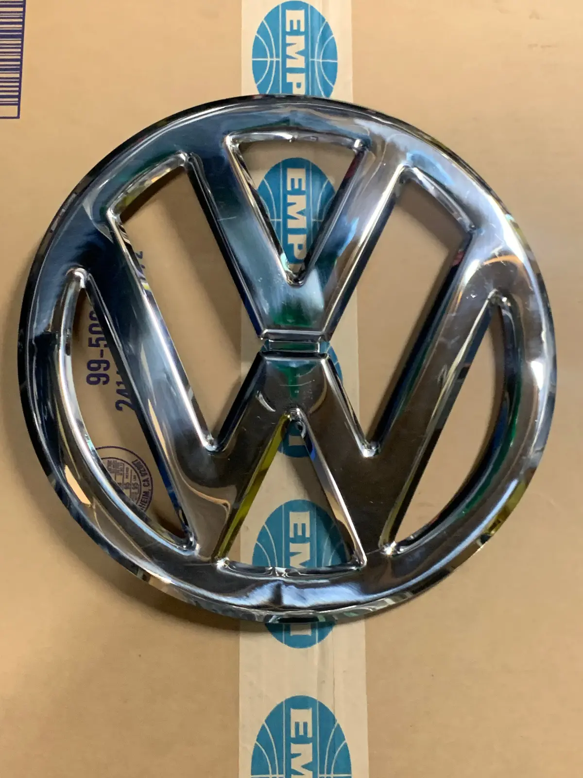 Front Badge, 'Vw' Kombi Split 1
