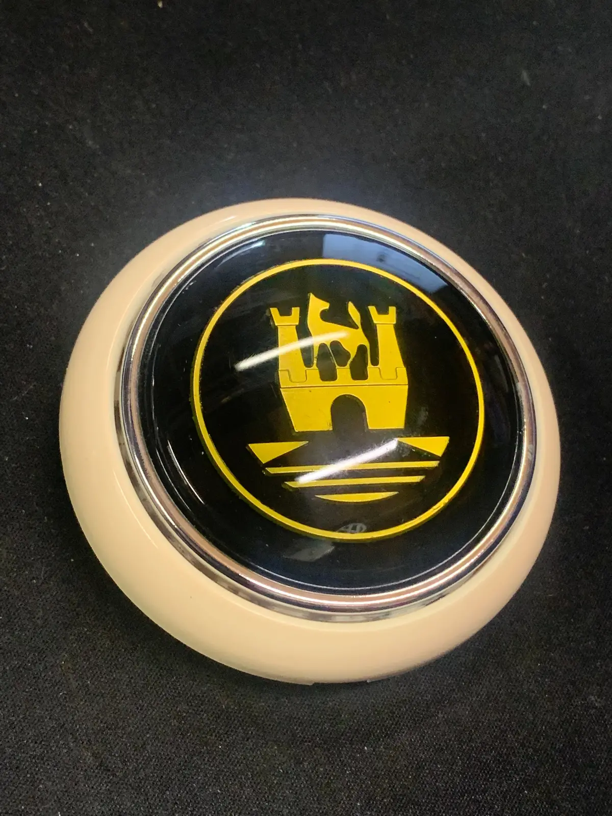 Horn Button, Early Beetle/Kombi 1