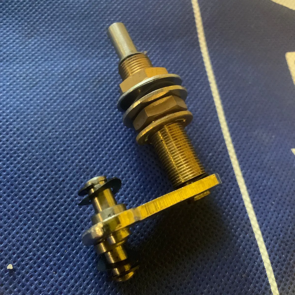 Wiper Spindle Assembly, Beetle 1